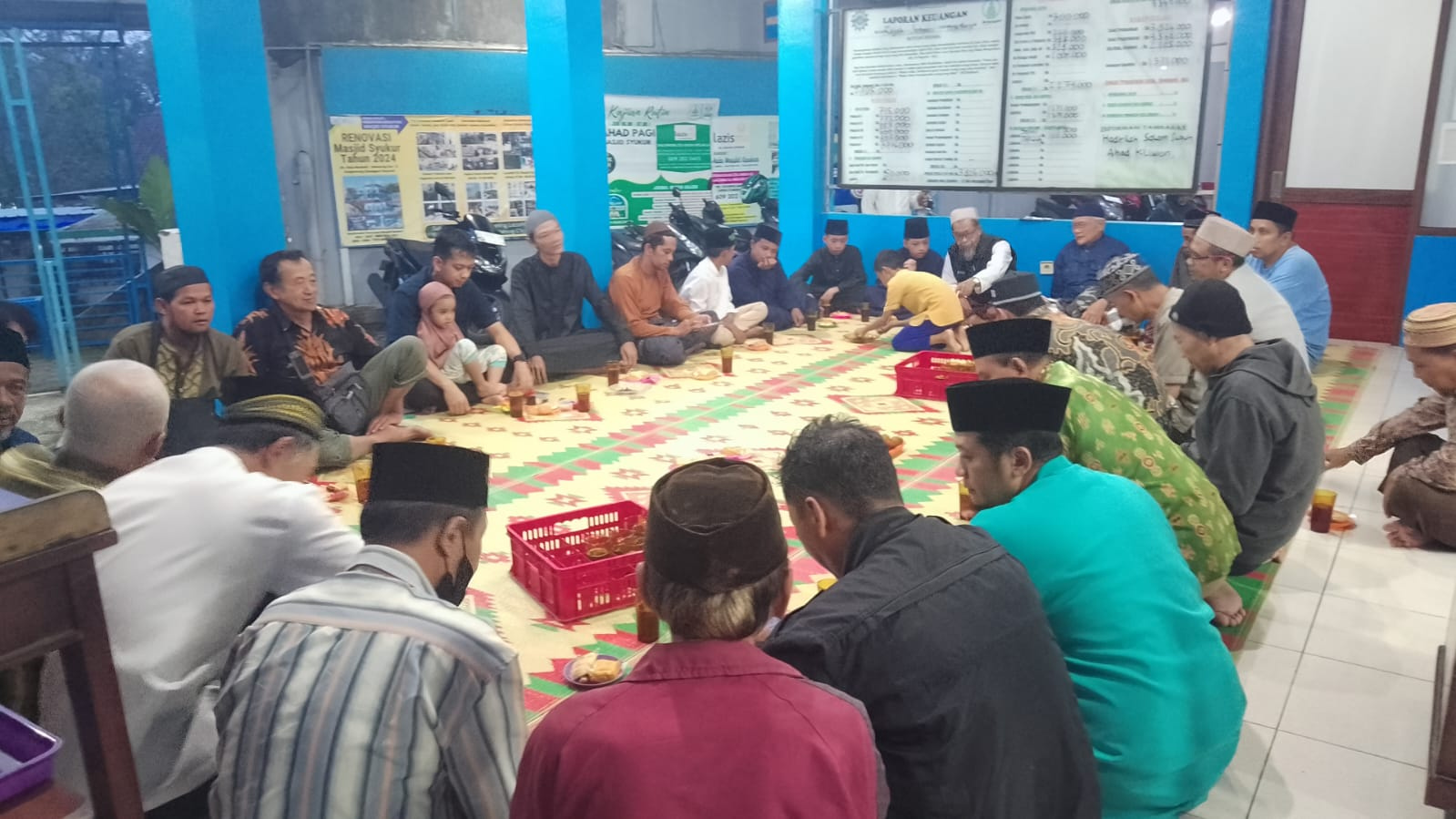 Makan bersama setelah kajian Ahad pagi